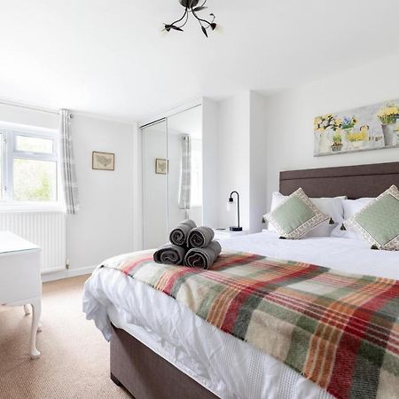 Luxury Cheltenham Home With Ev Charger - Lechampton Hills Kültér fotó