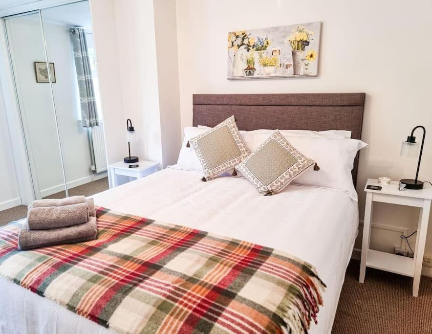 Luxury Cheltenham Home With Ev Charger - Lechampton Hills Kültér fotó